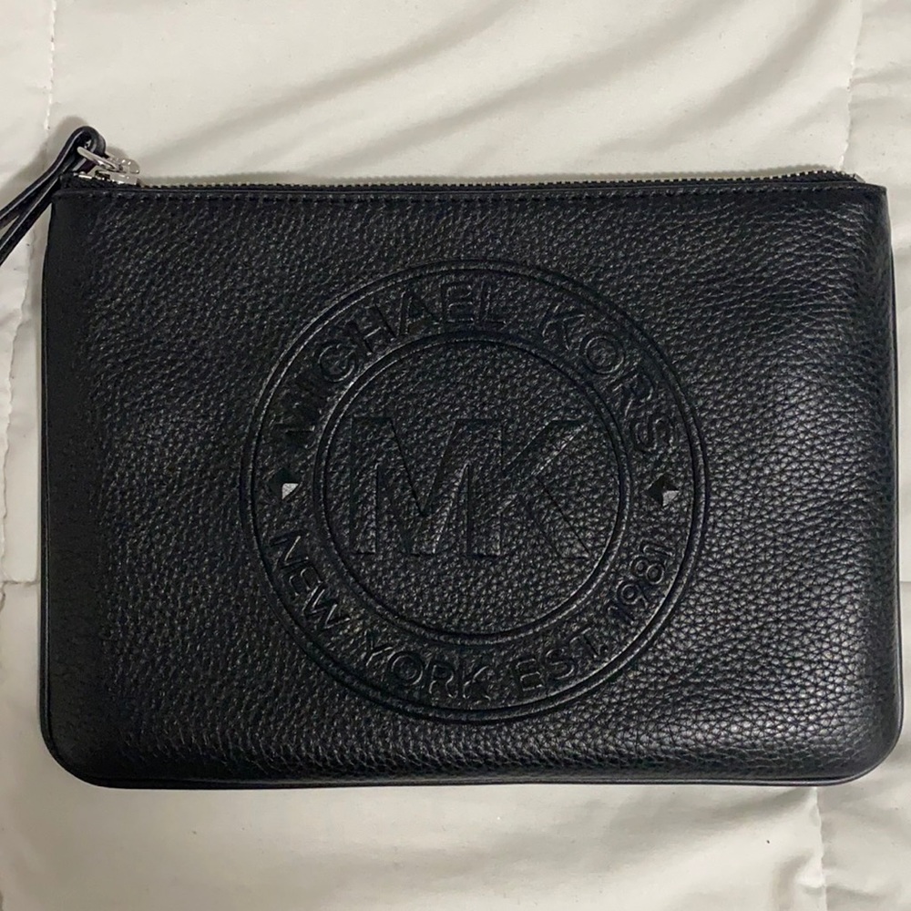 Michael Kors Pouch